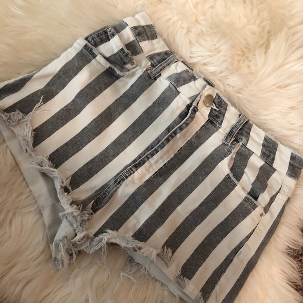 Striped shorts from Zara 🤩🤩